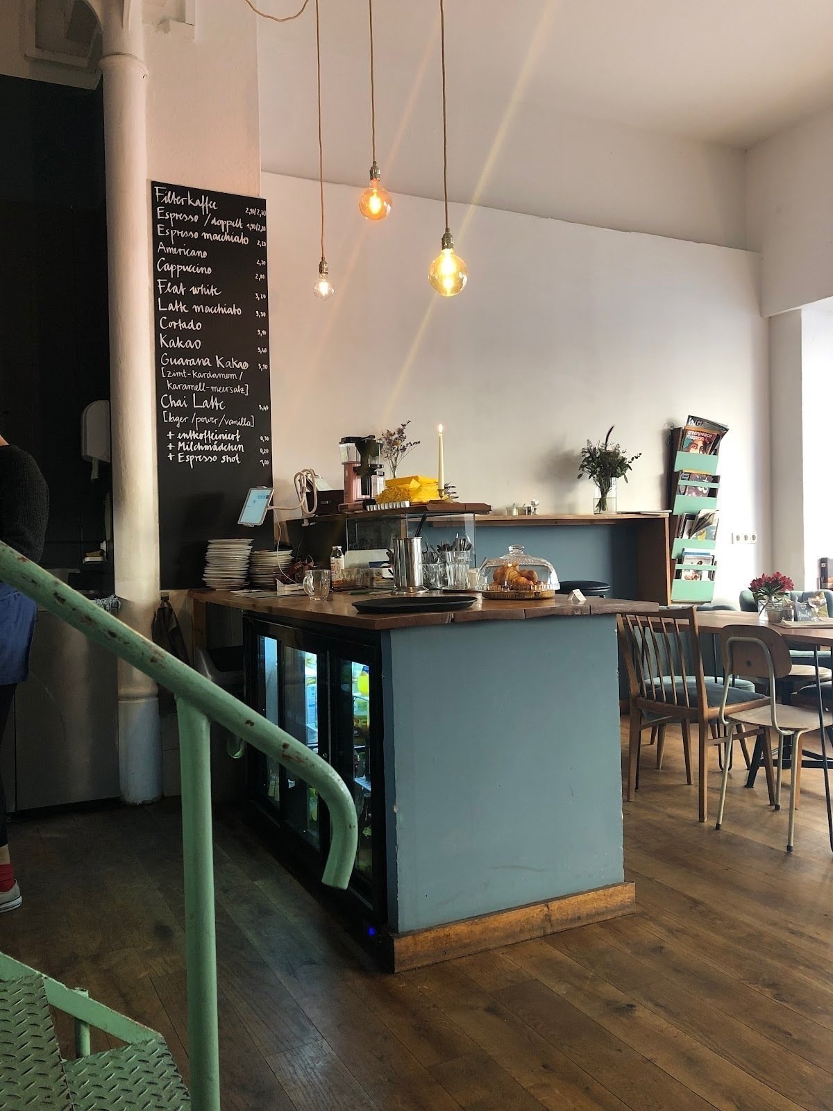 <span class="translation_missing" title="translation missing: en.meta.location_title, location_name: Café Kater, city: Leipzig">Location Title</span>
