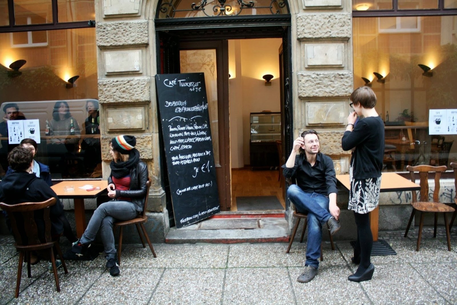 <span class="translation_missing" title="translation missing: en.meta.location_title, location_name: Café Tunichtgut, city: Leipzig">Location Title</span>