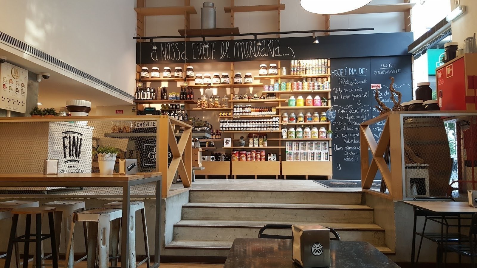 <span class="translation_missing" title="translation missing: en.meta.location_title, location_name: Choupana Caffé, city: Lisbon">Location Title</span>
