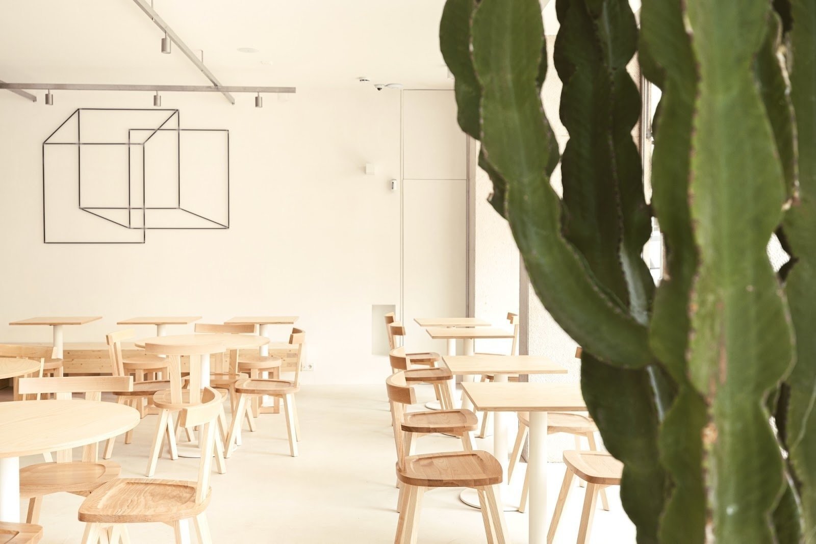 <span class="translation_missing" title="translation missing: en.meta.location_title, location_name: NUMA CAFÉ, city: Lisbon">Location Title</span>