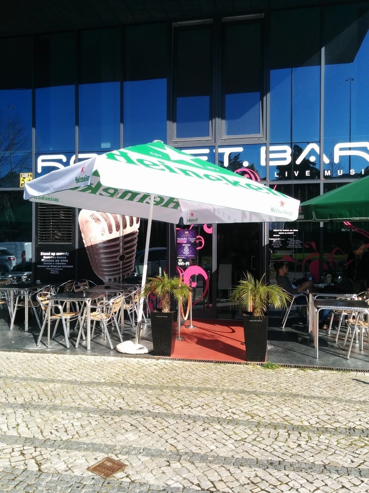 <span class="translation_missing" title="translation missing: en.meta.location_title, location_name: Rocket Bar, city: Lisbon">Location Title</span>