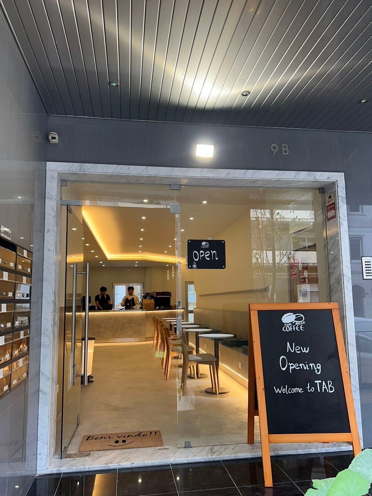 <span class="translation_missing" title="translation missing: en.meta.location_title, location_name: TAB coffee, city: Lisbon">Location Title</span>