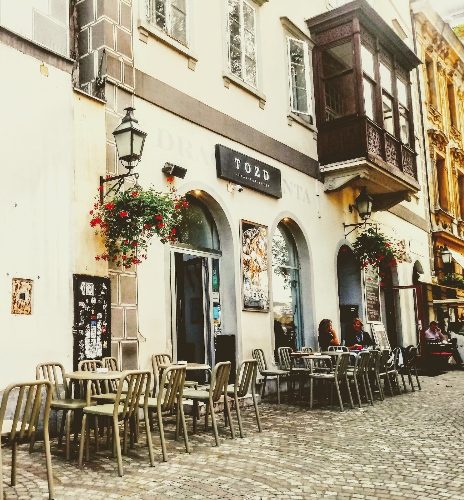 <span class="translation_missing" title="translation missing: en.meta.location_title, location_name: Tozd, city: Ljubljana">Location Title</span>