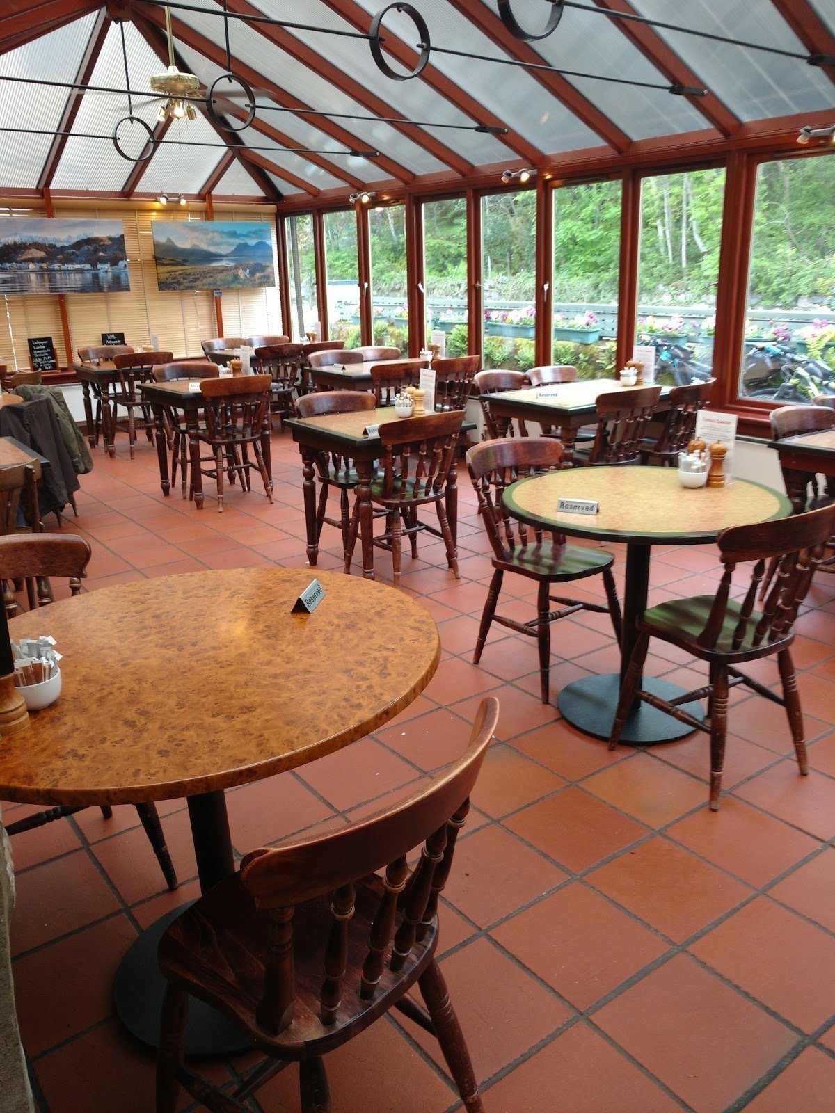 <span class="translation_missing" title="translation missing: en.meta.location_title, location_name: Lochinver Larder, city: Lochinver">Location Title</span>