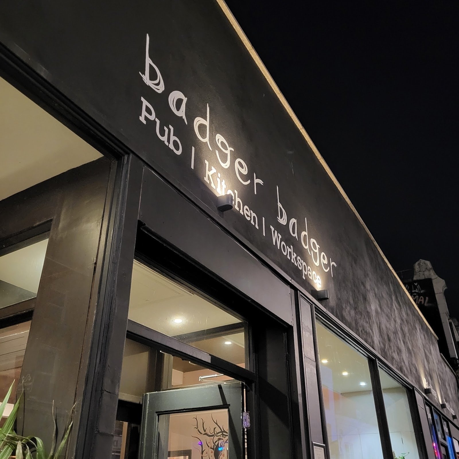 <span class="translation_missing" title="translation missing: en.meta.location_title, location_name: Badger Badger, city: London">Location Title</span>