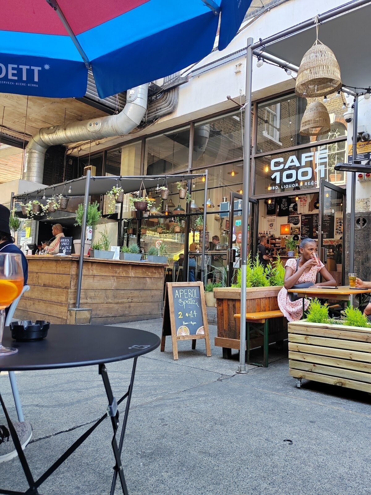 <span class="translation_missing" title="translation missing: en.meta.location_title, location_name: Cafe 1001, city: London">Location Title</span>