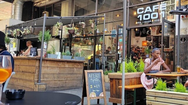 Cafe 1001