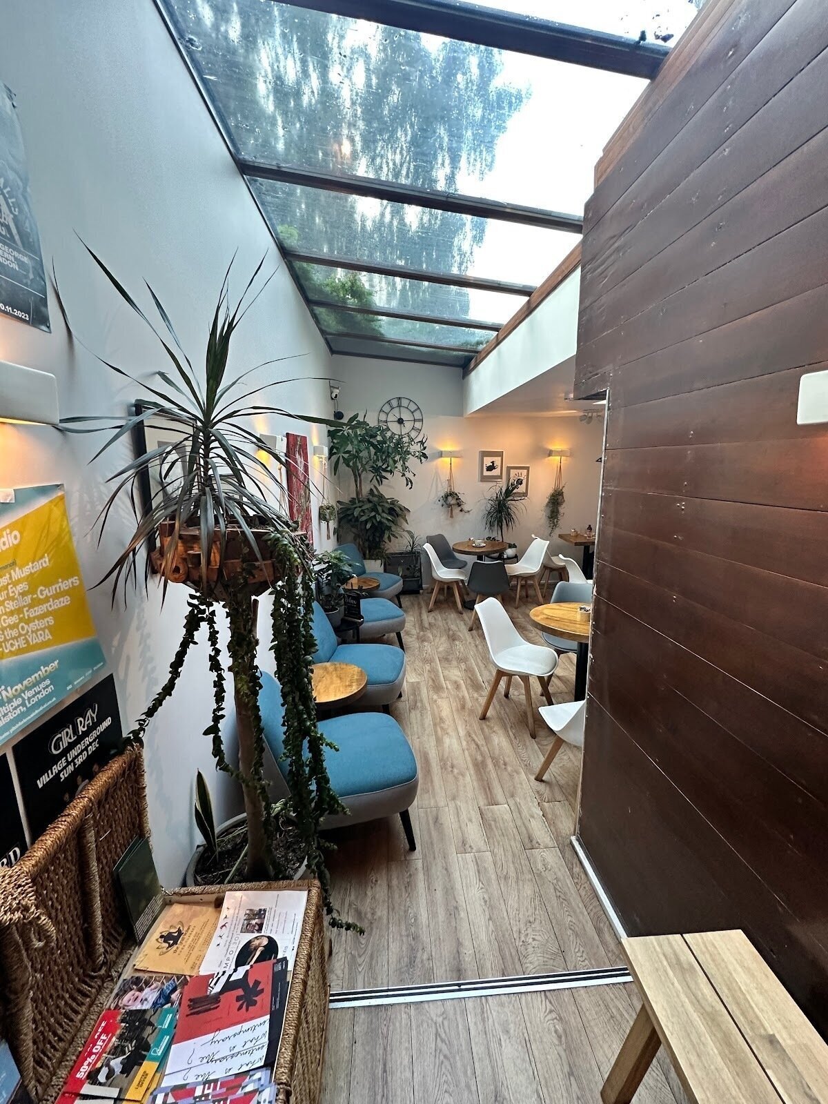 <span class="translation_missing" title="translation missing: en.meta.location_title, location_name: Coffee Matters, city: London">Location Title</span>