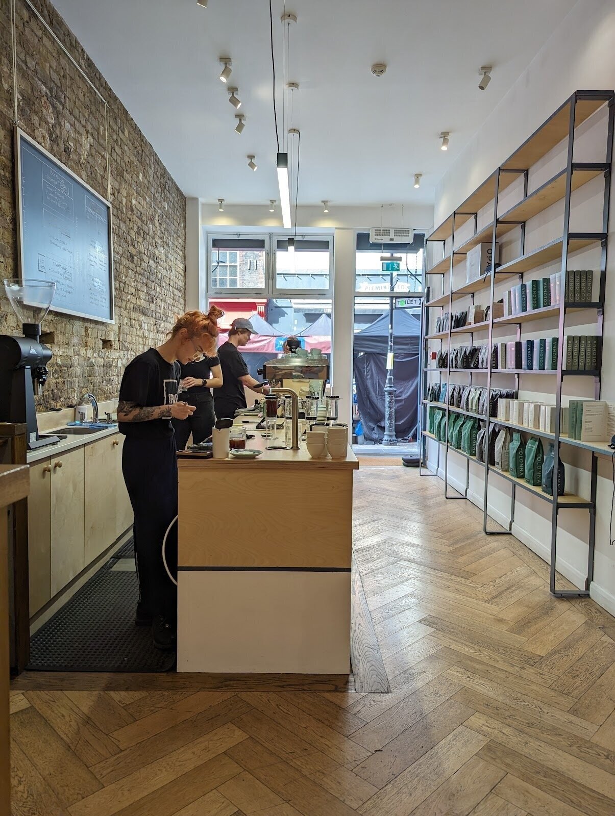 <span class="translation_missing" title="translation missing: en.meta.location_title, location_name: Colonna &amp; Small&#39;s, city: London">Location Title</span>