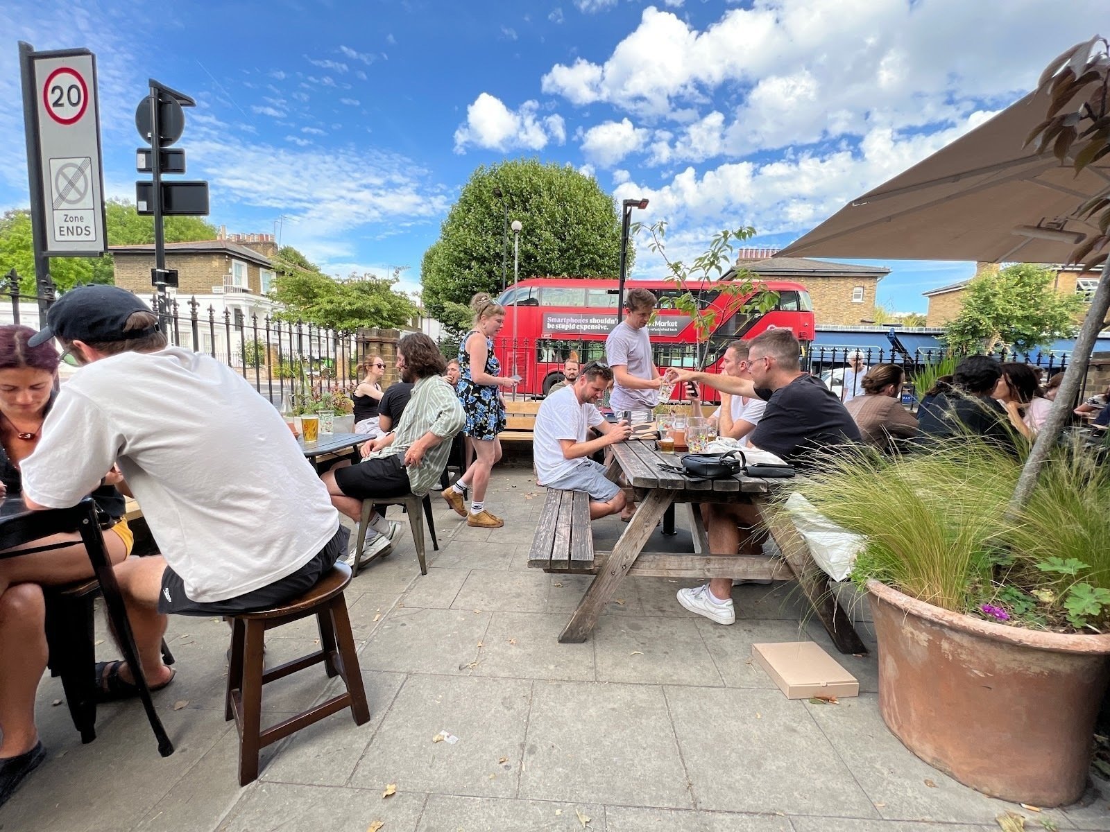 <span class="translation_missing" title="translation missing: en.meta.location_title, location_name: De Beauvoir Arms, city: London">Location Title</span>