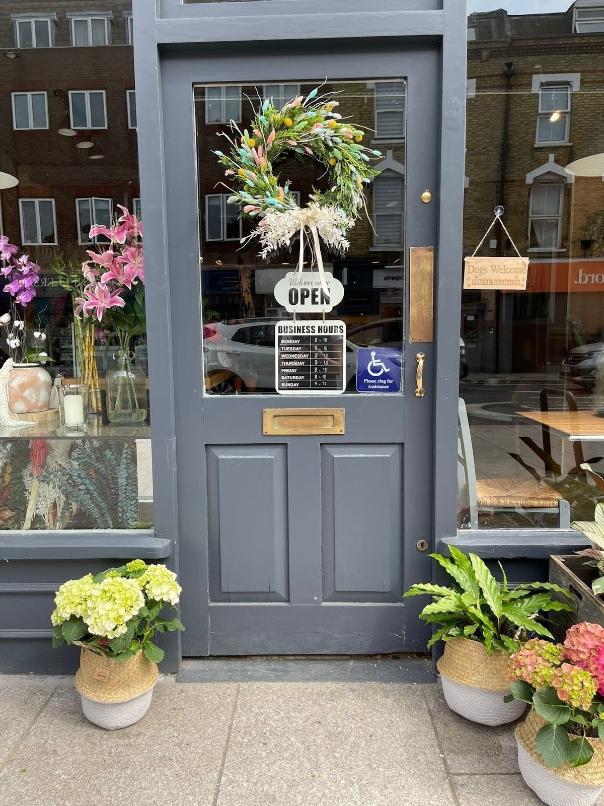 <span class="translation_missing" title="translation missing: en.meta.location_title, location_name: Friends House, city: London">Location Title</span>