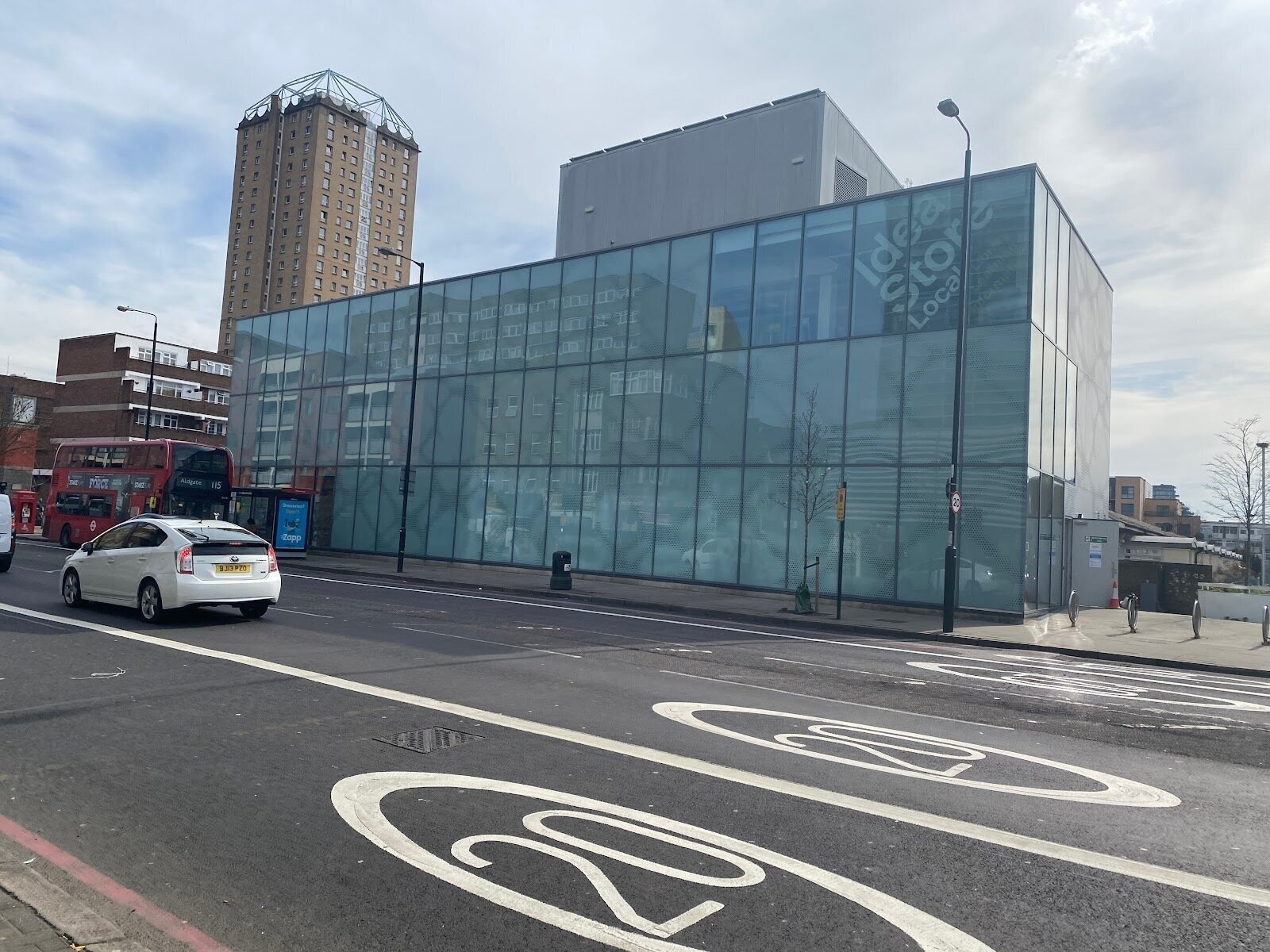 <span class="translation_missing" title="translation missing: en.meta.location_title, location_name: Idea Store Watney Market, city: London">Location Title</span>