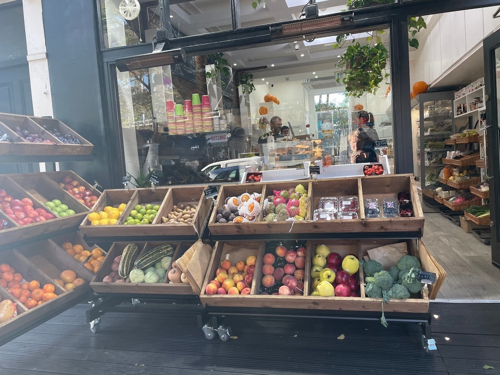 <span class="translation_missing" title="translation missing: en.meta.location_title, location_name: Jay&#39;s, city: London">Location Title</span>