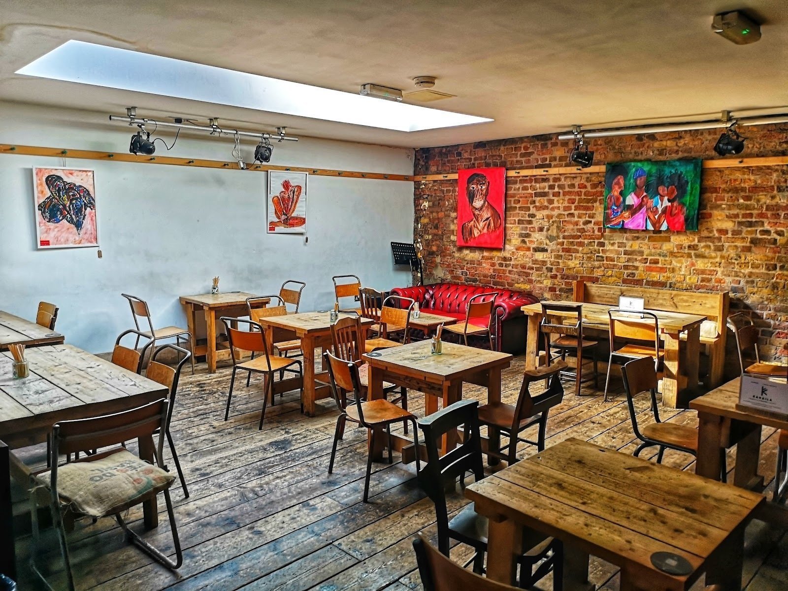 <span class="translation_missing" title="translation missing: en.meta.location_title, location_name: Kahaila, city: London">Location Title</span>