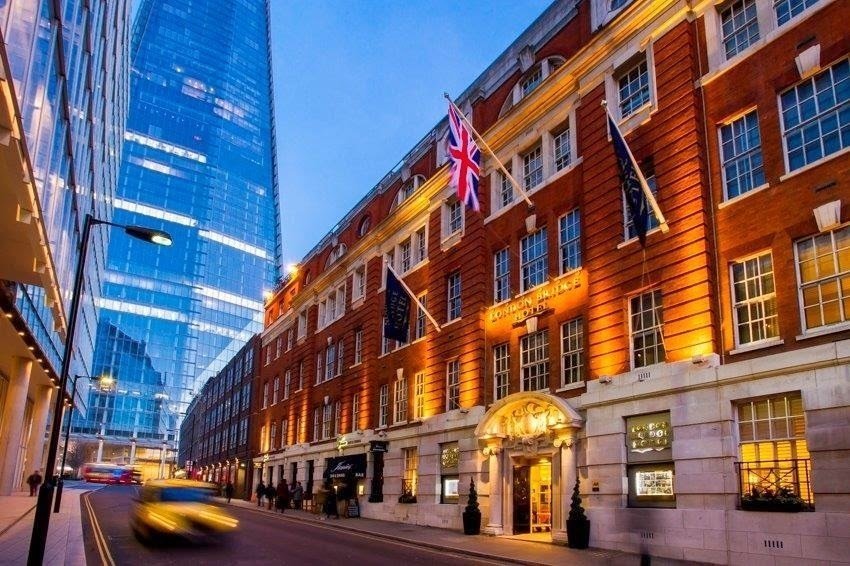 <span class="translation_missing" title="translation missing: en.meta.location_title, location_name: London Bridge Hotel, city: London">Location Title</span>