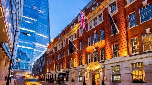 London Bridge Hotel
