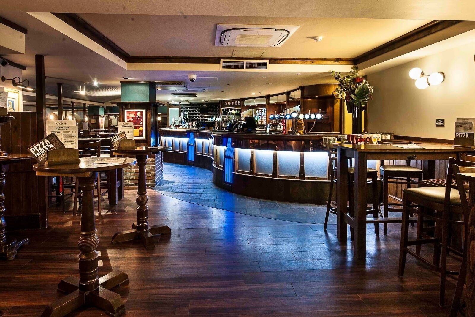 <span class="translation_missing" title="translation missing: en.meta.location_title, location_name: Penderel&#39;s Oak - JD Wetherspoon, city: London">Location Title</span>