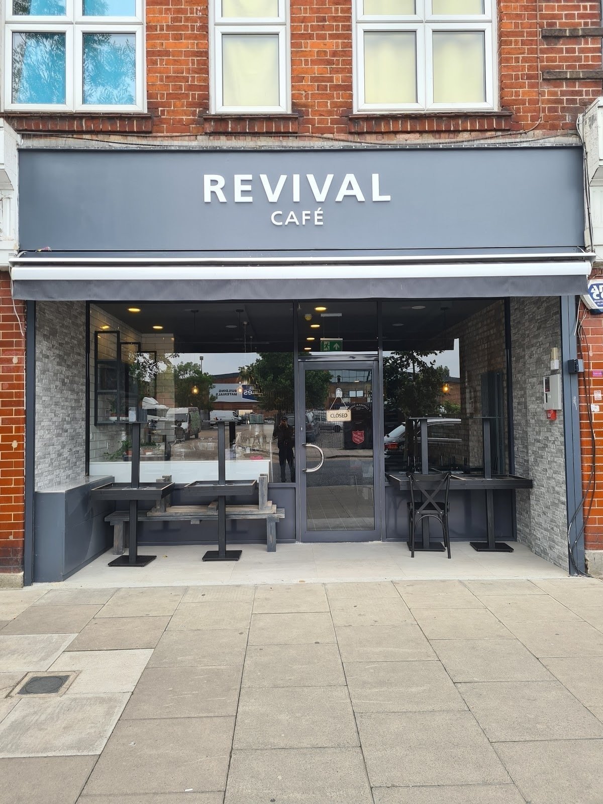 <span class="translation_missing" title="translation missing: en.meta.location_title, location_name: Revival Cafe, city: London">Location Title</span>