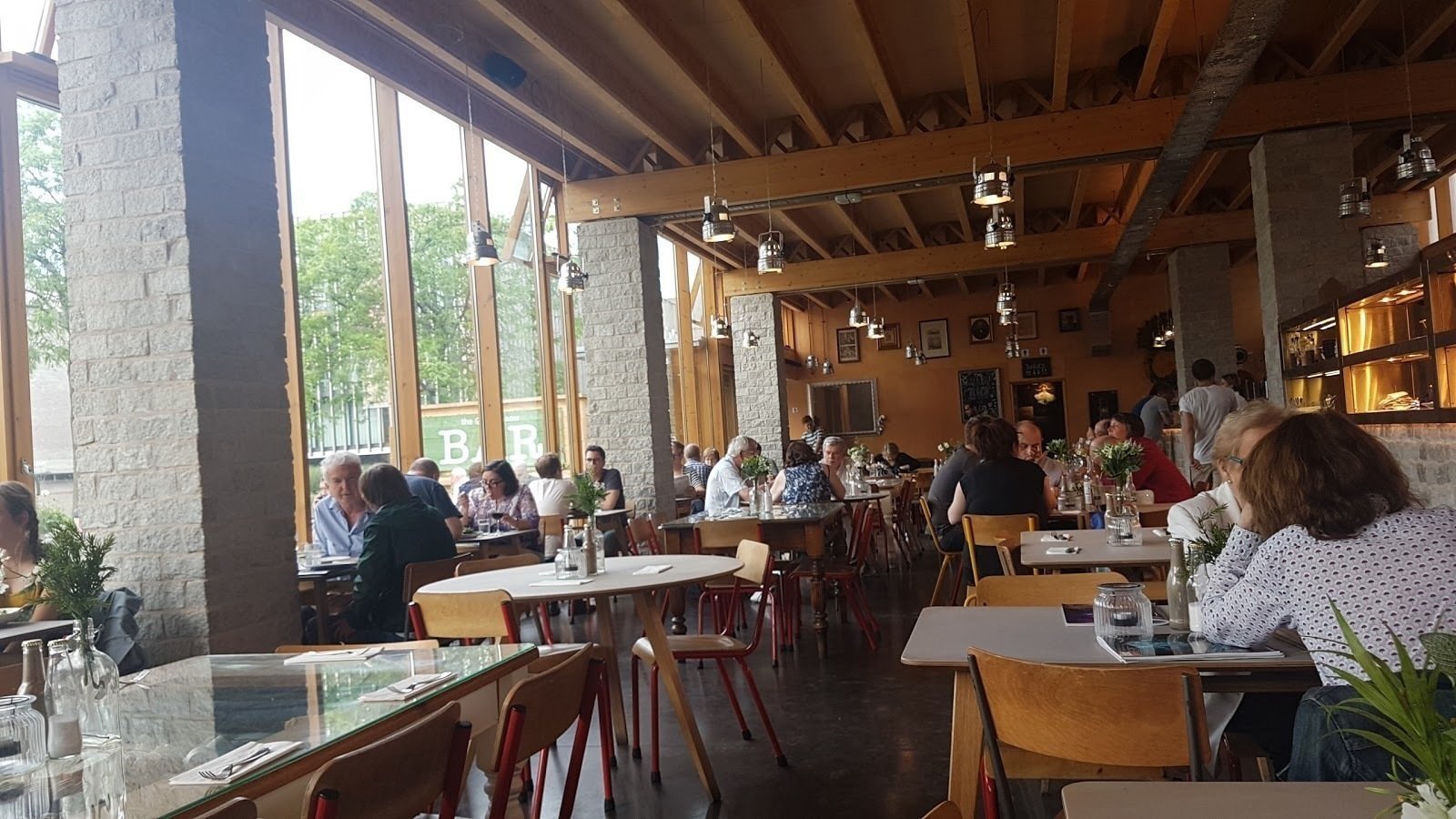 <span class="translation_missing" title="translation missing: en.meta.location_title, location_name: The Green Room, city: London">Location Title</span>