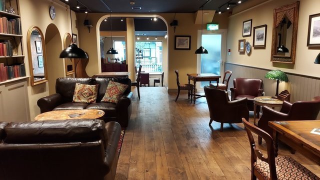 The Living Room Club Cafe