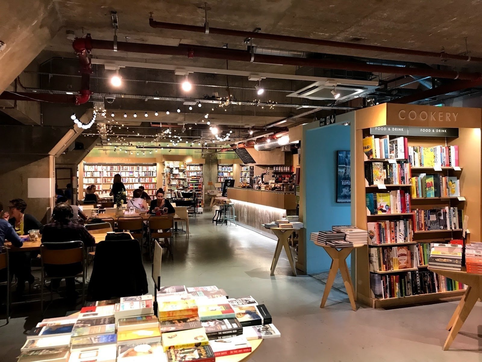 <span class="translation_missing" title="translation missing: en.meta.location_title, location_name: Waterstones, city: London">Location Title</span>