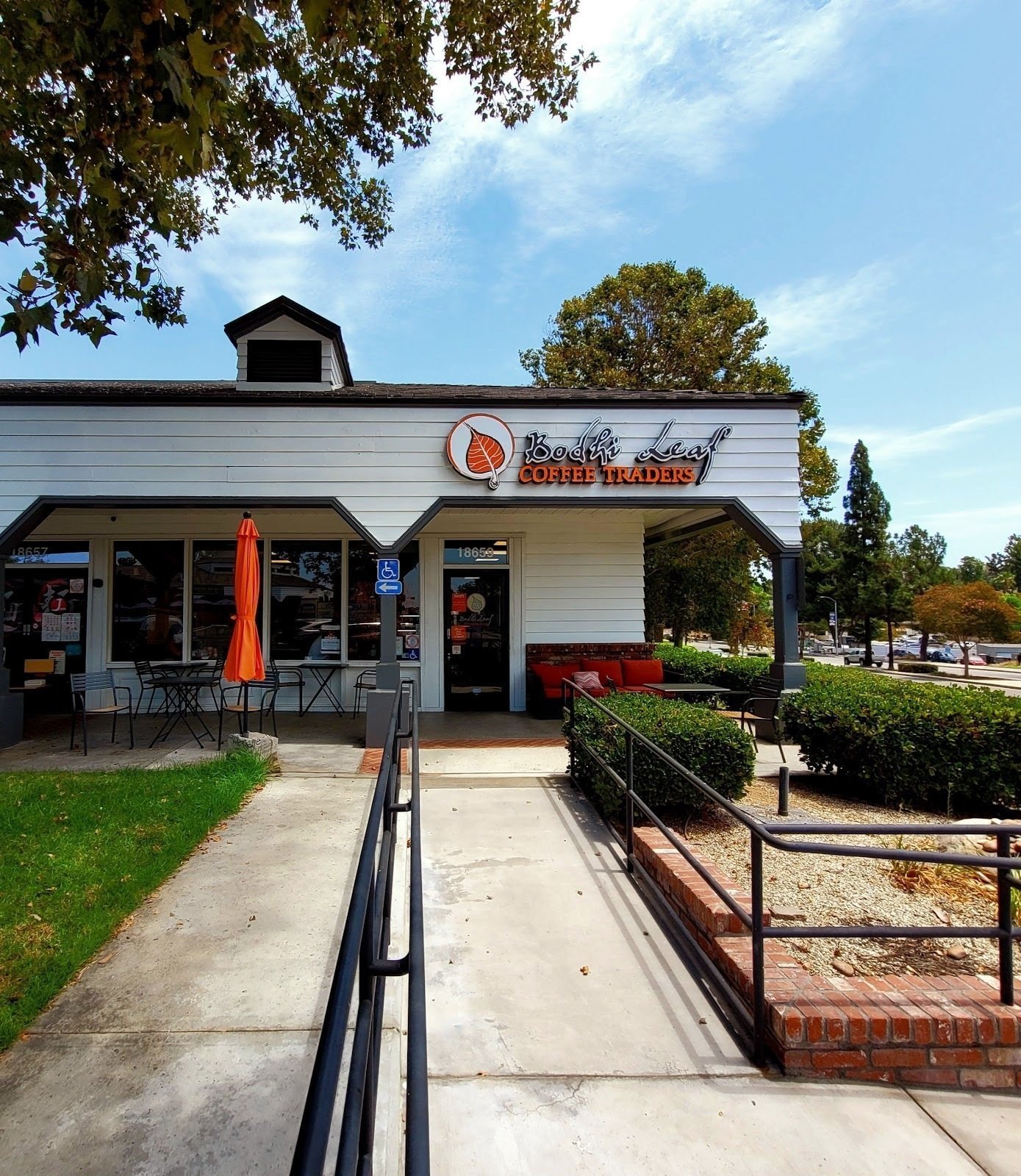 <span class="translation_missing" title="translation missing: en.meta.location_title, location_name: Bodhi Leaf Coffee Traders, city: Los Angeles">Location Title</span>