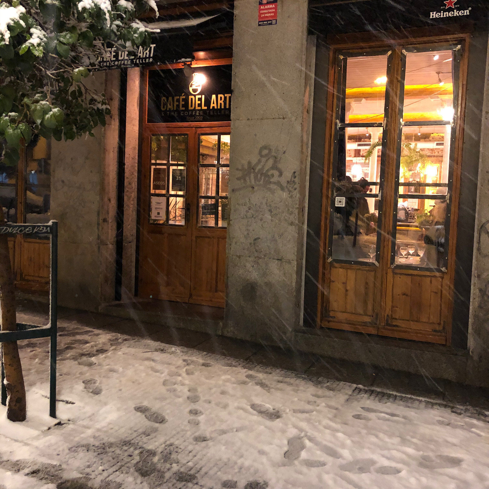 <span class="translation_missing" title="translation missing: en.meta.location_title, location_name: Cafe del Art, city: Madrid">Location Title</span>