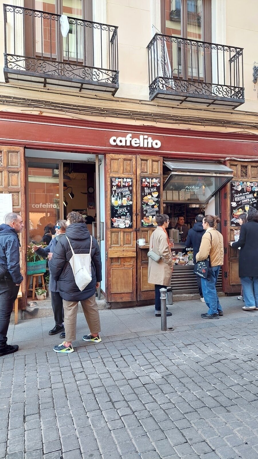 <span class="translation_missing" title="translation missing: en.meta.location_title, location_name: Cafelito, city: Madrid">Location Title</span>