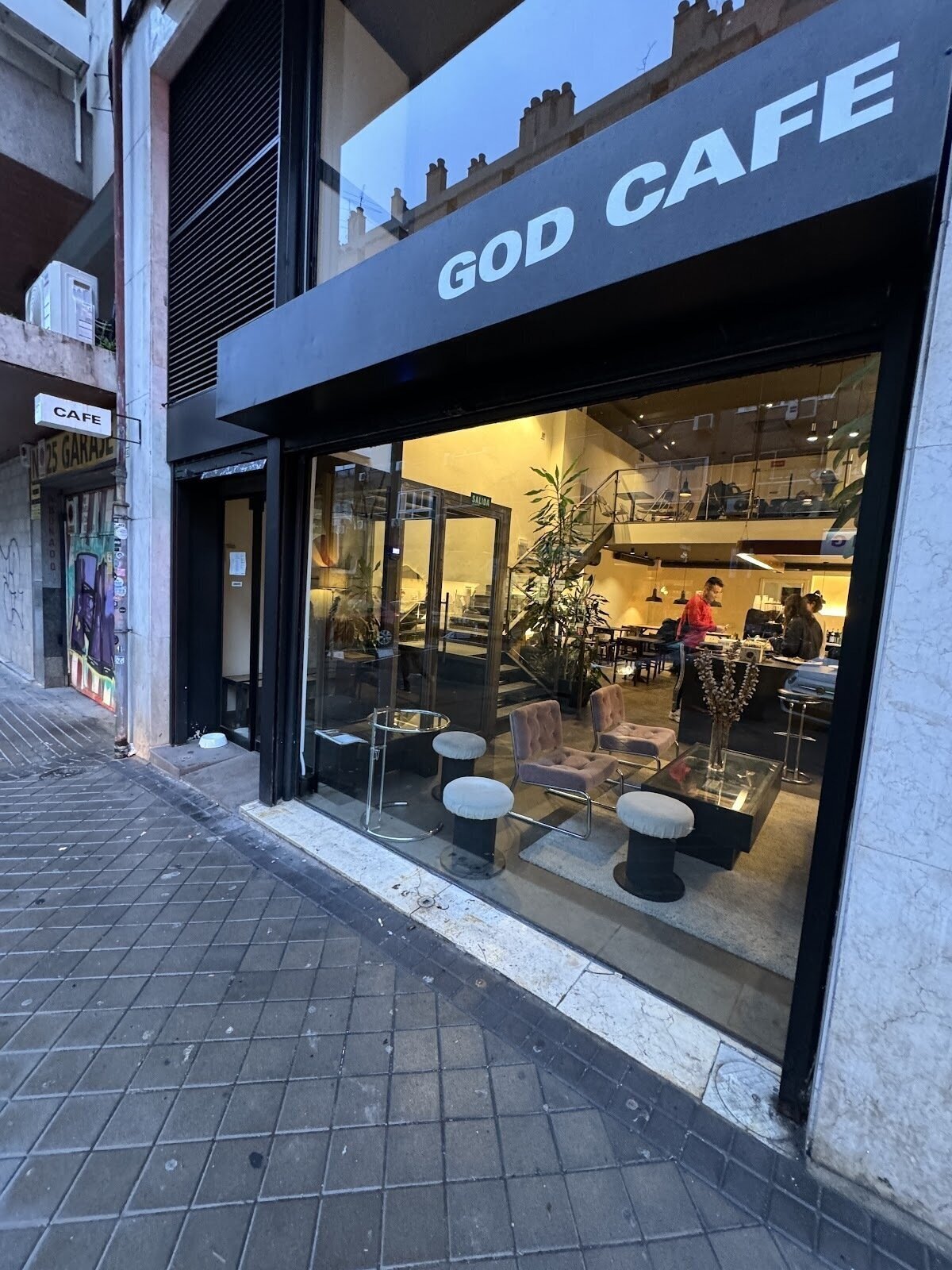 <span class="translation_missing" title="translation missing: en.meta.location_title, location_name: God Cafe, city: Madrid">Location Title</span>