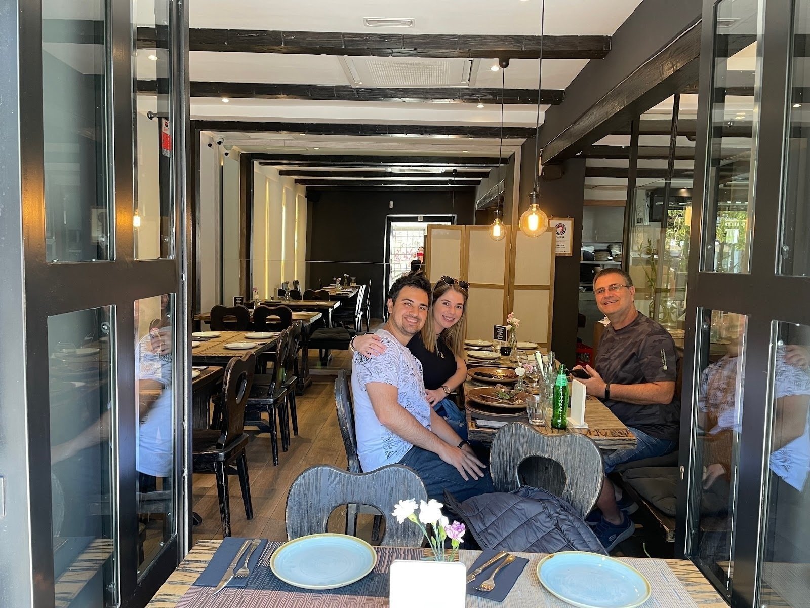 <span class="translation_missing" title="translation missing: en.meta.location_title, location_name: Restaurante O Cacho do José, city: Madrid">Location Title</span>