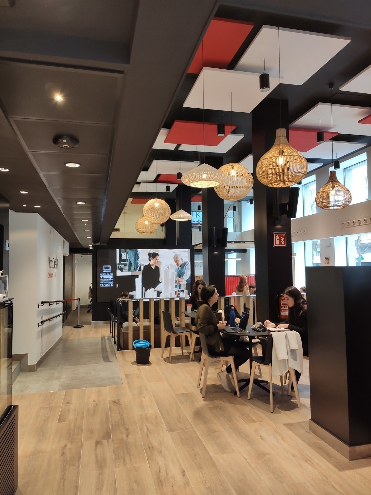 <span class="translation_missing" title="translation missing: en.meta.location_title, location_name: Santander Work Café - Banco Santander, city: Madrid">Location Title</span>