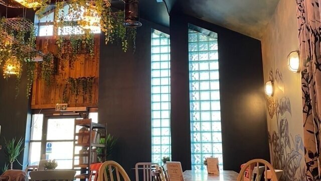 Roots Coffee Lounge