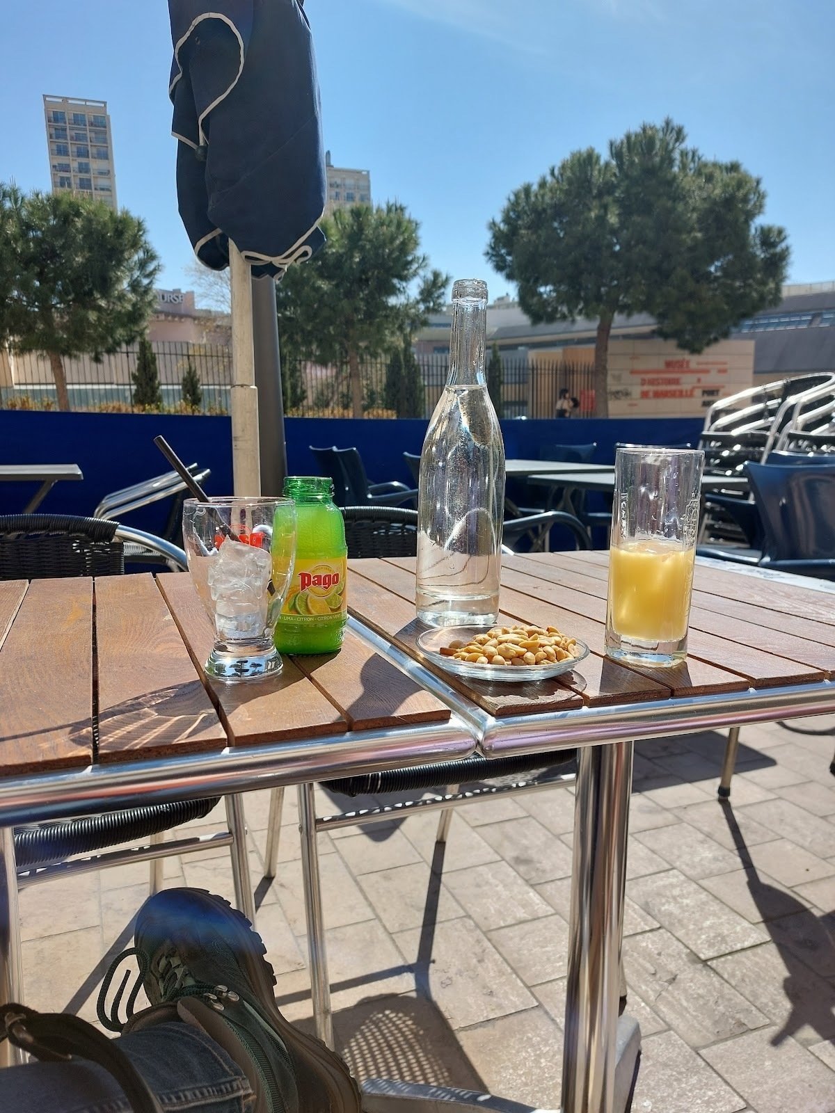 <span class="translation_missing" title="translation missing: en.meta.location_title, location_name: Post Café, city: Marseille">Location Title</span>