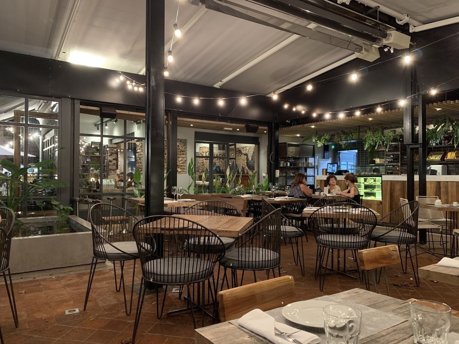 <span class="translation_missing" title="translation missing: en.meta.location_title, location_name: Tea Connection, city: Martínez">Location Title</span>