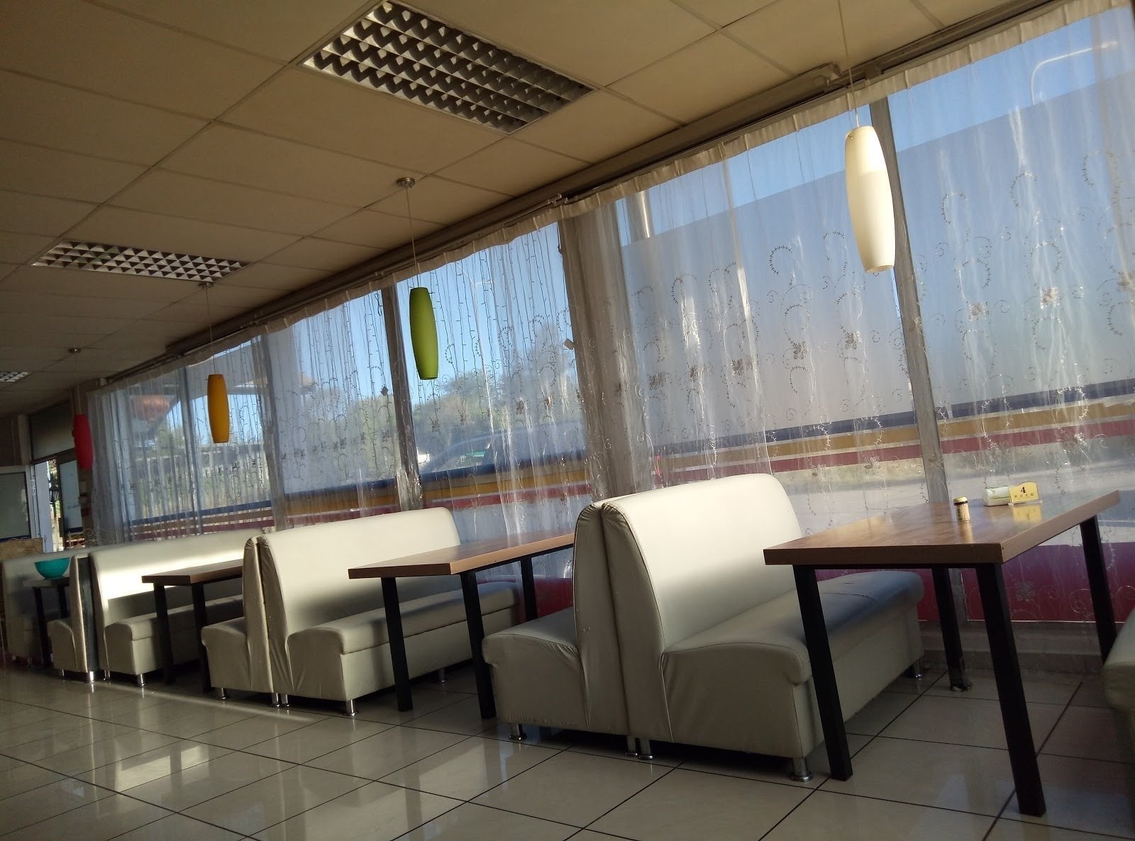 <span class="translation_missing" title="translation missing: en.meta.location_title, location_name: Fu Ls Restaurant &amp; Café, city: Maseru">Location Title</span>