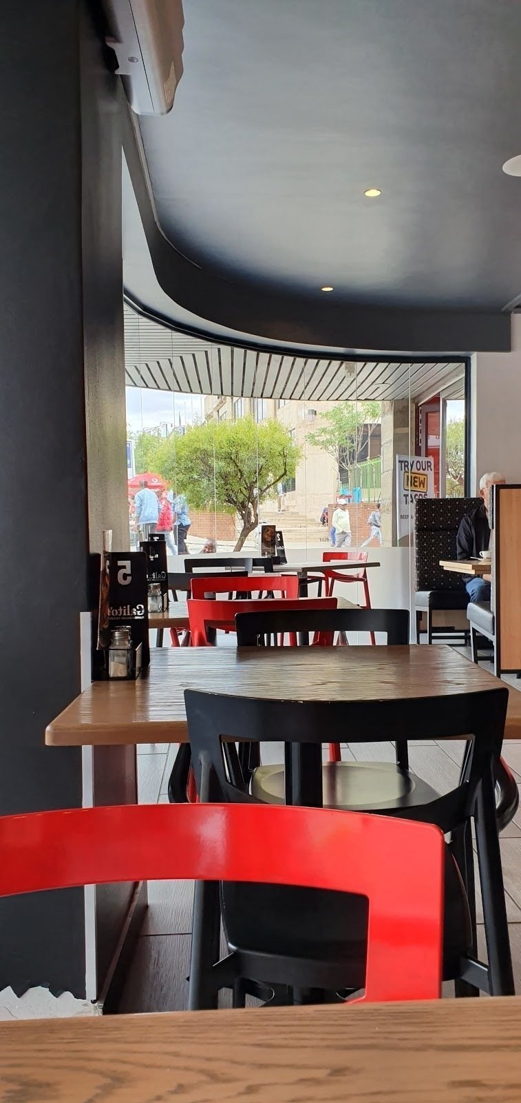 <span class="translation_missing" title="translation missing: en.meta.location_title, location_name: Galito&#39;s Maseru Station Café, city: Maseru">Location Title</span>