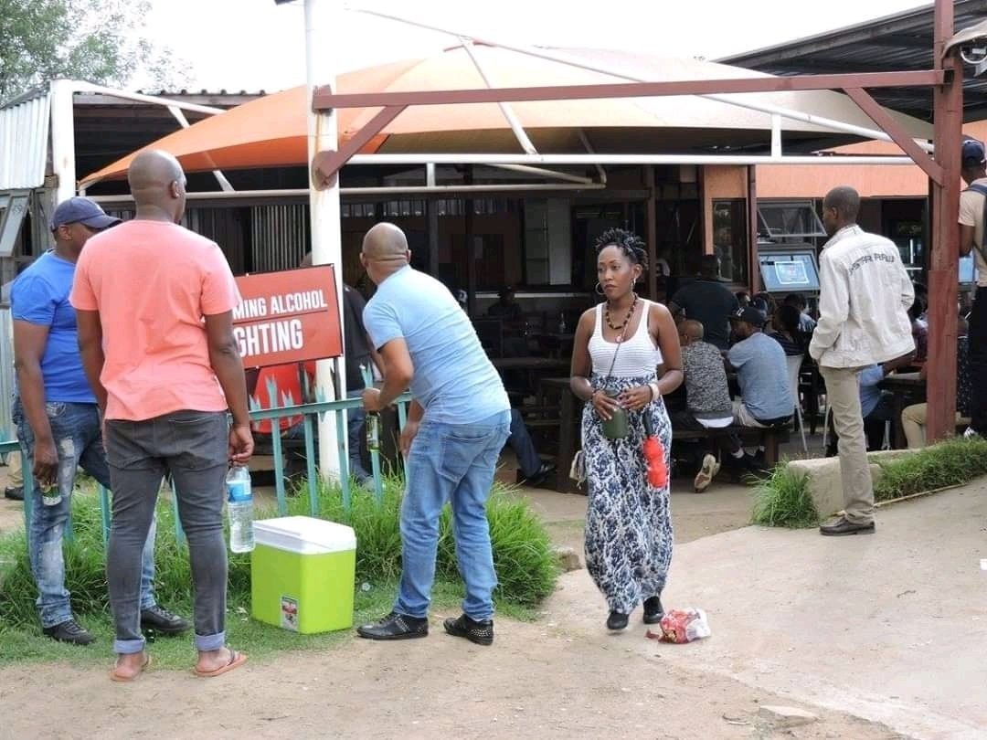 <span class="translation_missing" title="translation missing: en.meta.location_title, location_name: Monate Cafe, city: Maseru">Location Title</span>