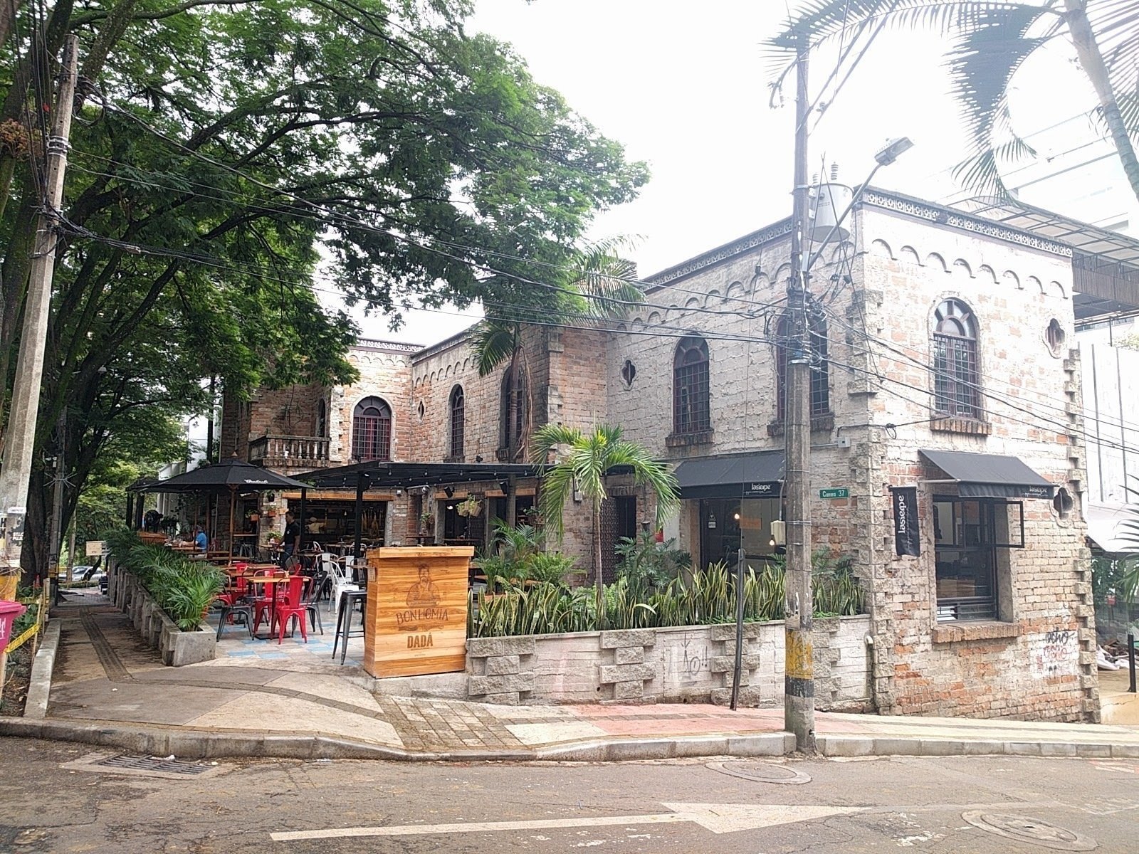 <span class="translation_missing" title="translation missing: en.meta.location_title, location_name: Bonhomía, city: Medellin">Location Title</span>