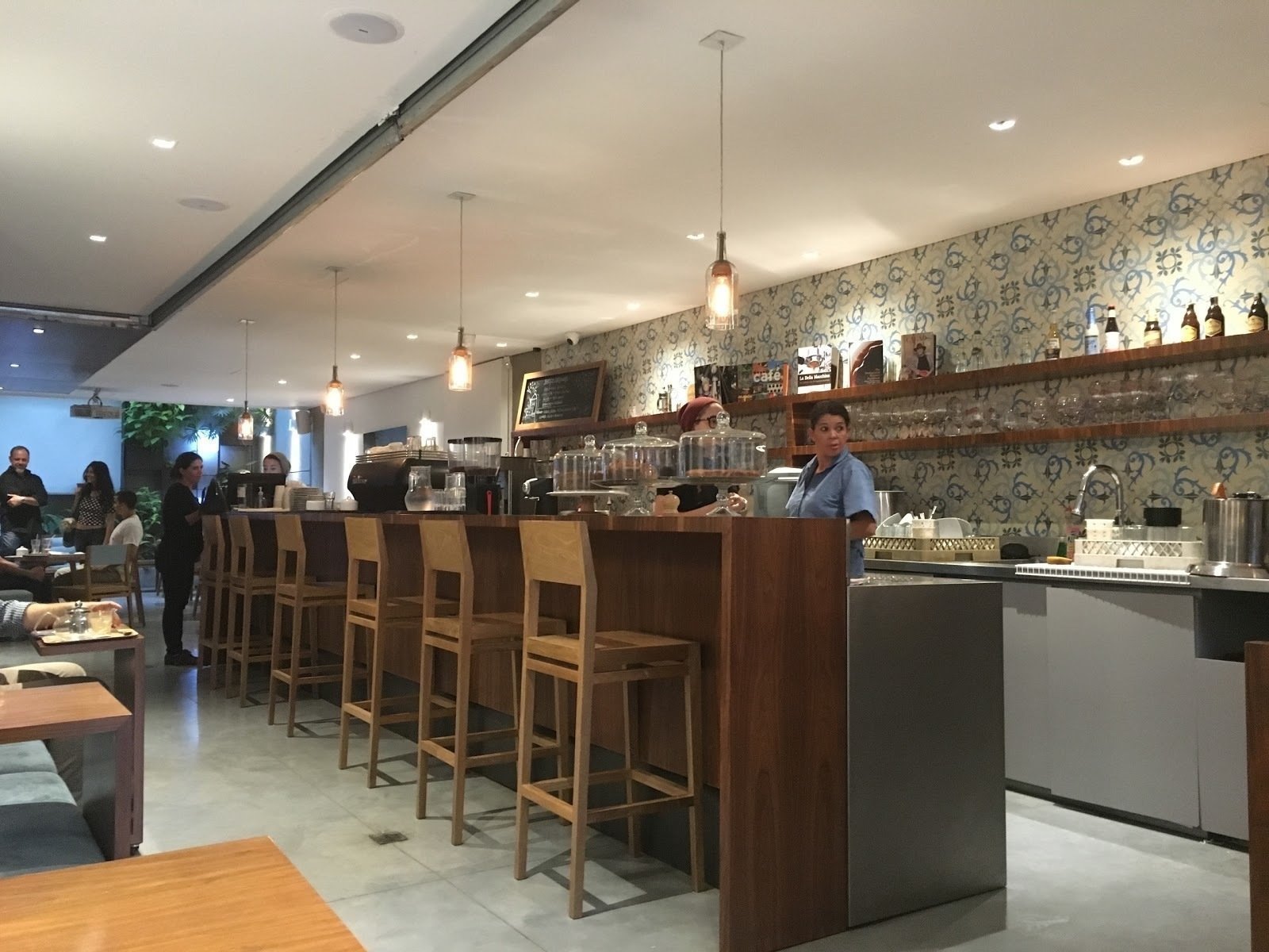<span class="translation_missing" title="translation missing: en.meta.location_title, location_name: Cafe Velvet, city: Medellin">Location Title</span>