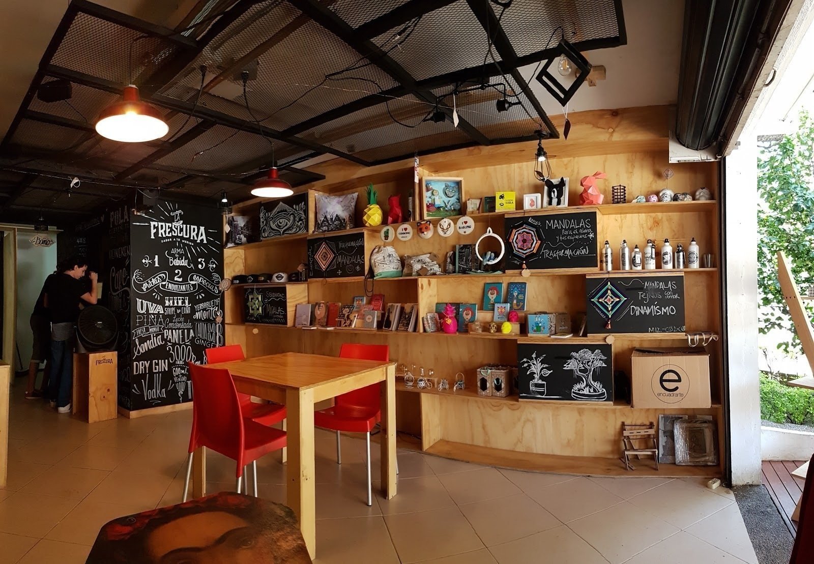 <span class="translation_missing" title="translation missing: en.meta.location_title, location_name: Encuadrarte Taller Creativo, city: Medellin">Location Title</span>
