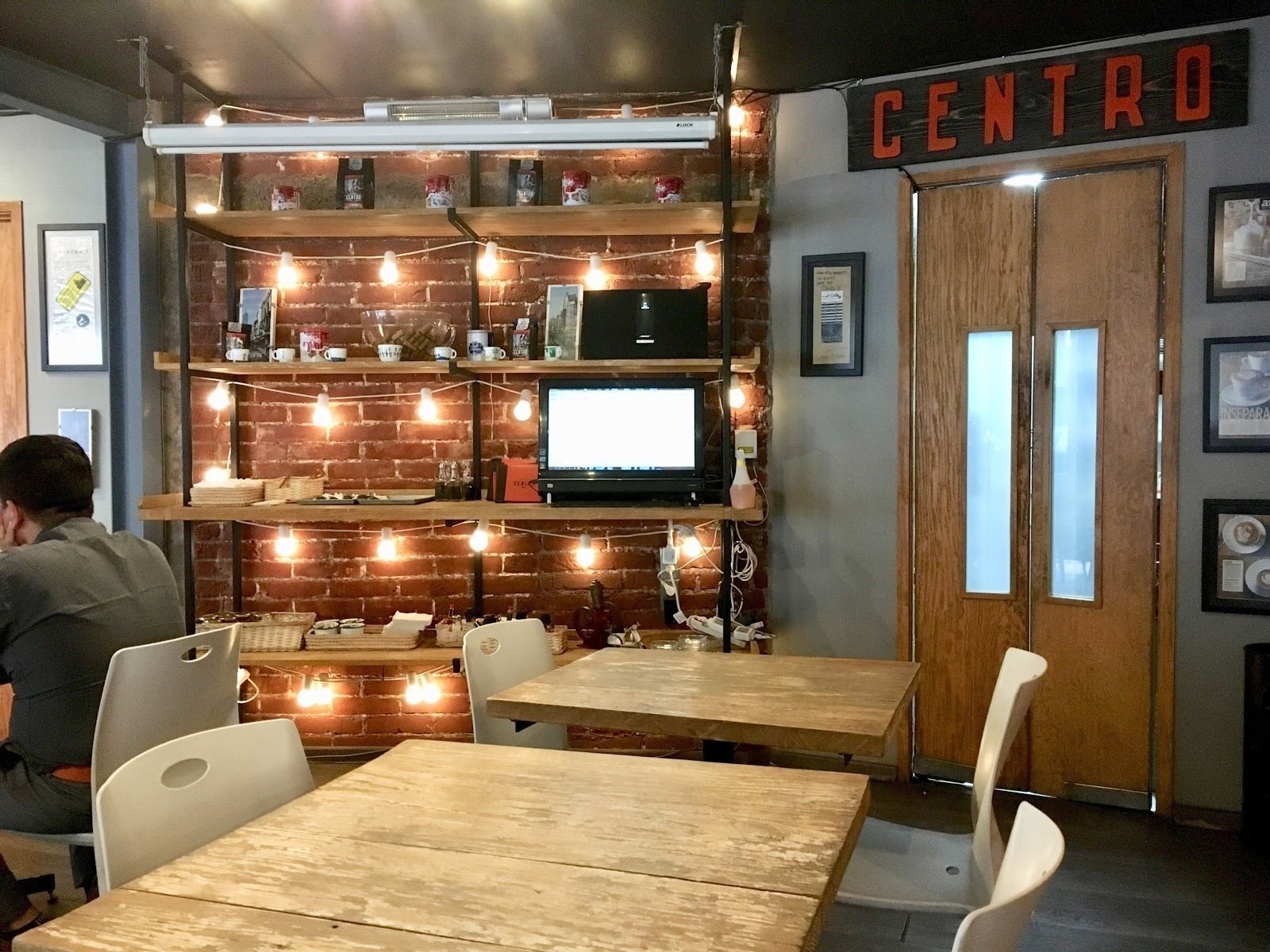 <span class="translation_missing" title="translation missing: en.meta.location_title, location_name: Café Centro, city: Mexico City">Location Title</span>