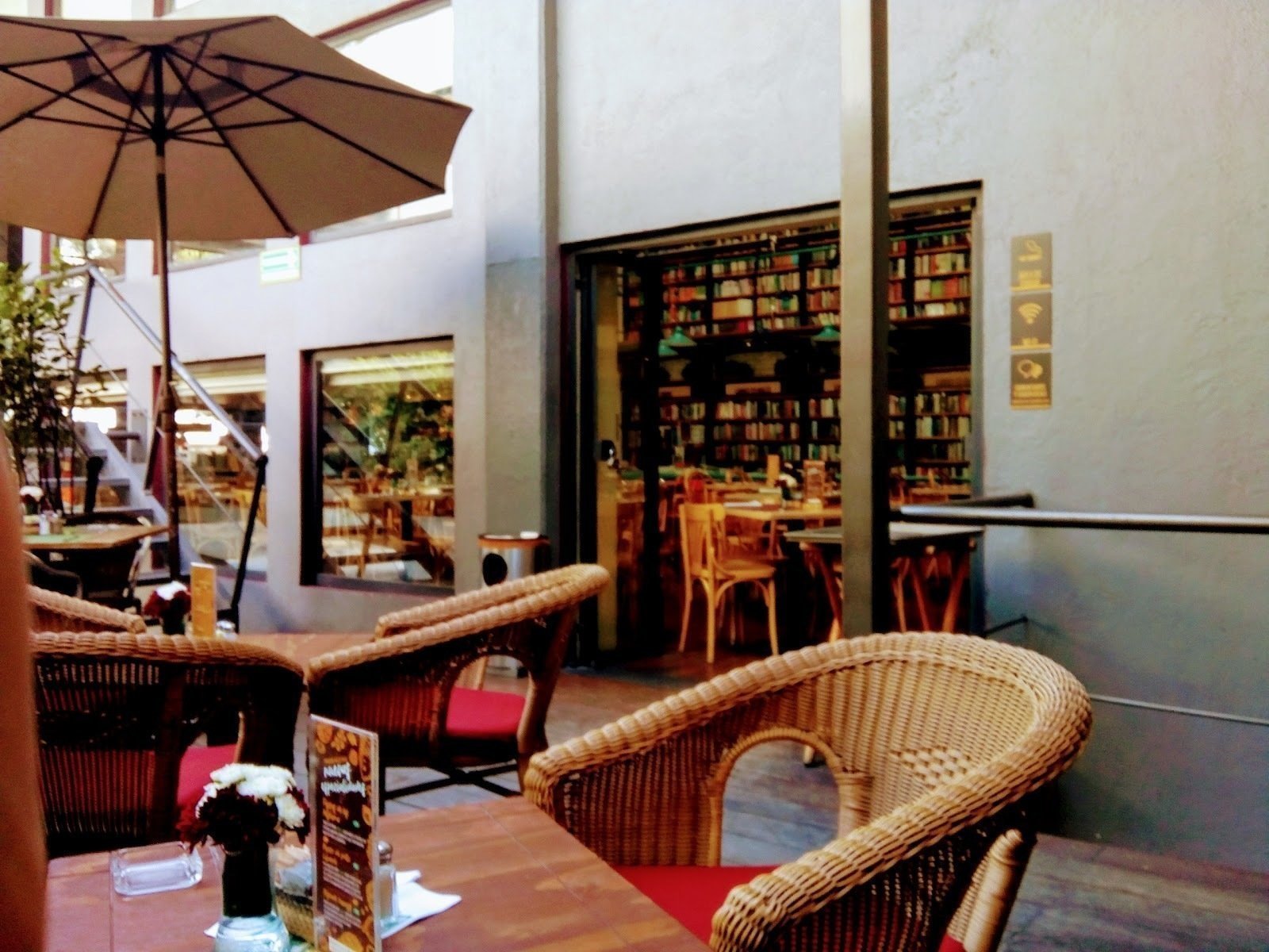 <span class="translation_missing" title="translation missing: en.meta.location_title, location_name: Cafebrería El Péndulo, city: Mexico City">Location Title</span>