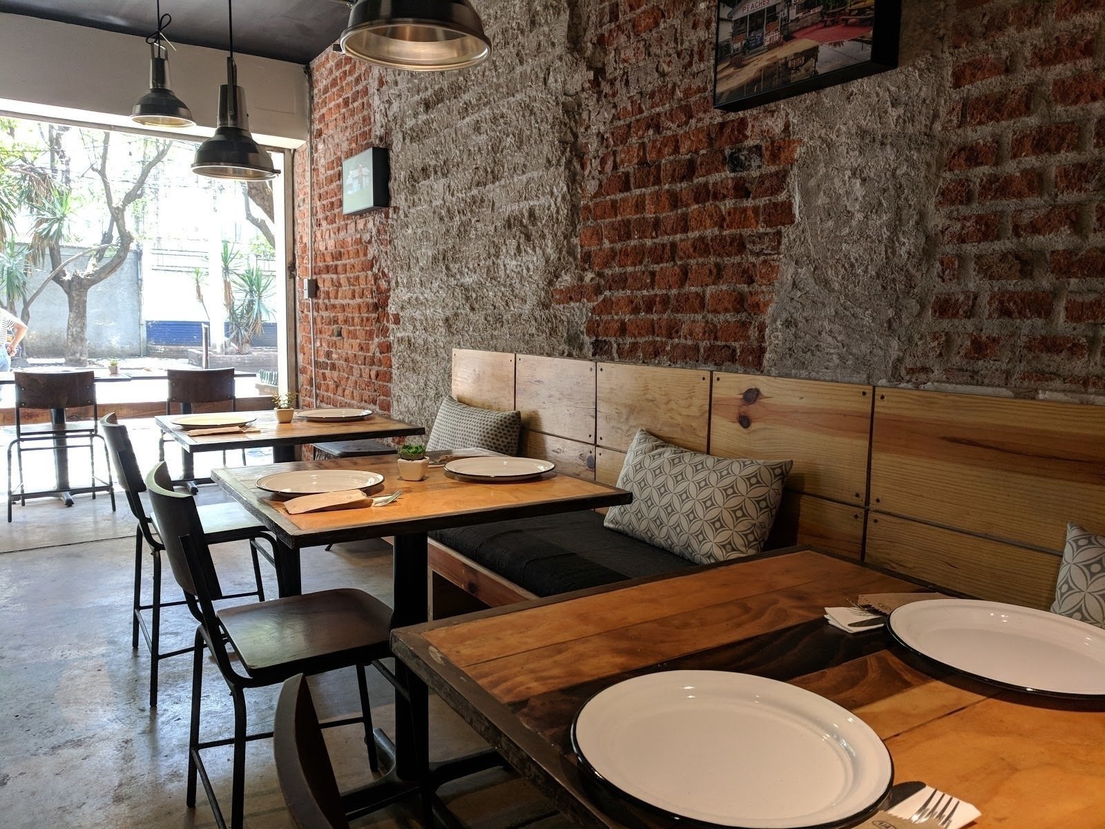 <span class="translation_missing" title="translation missing: en.meta.location_title, location_name: The Backyard, city: Mexico City">Location Title</span>