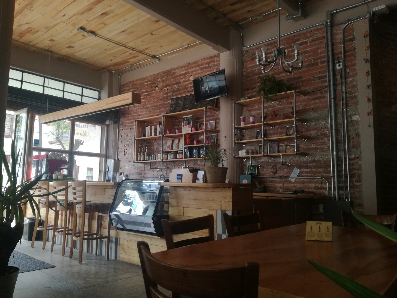 <span class="translation_missing" title="translation missing: en.meta.location_title, location_name: Zorra Resto &amp; Café, city: Mexico City">Location Title</span>