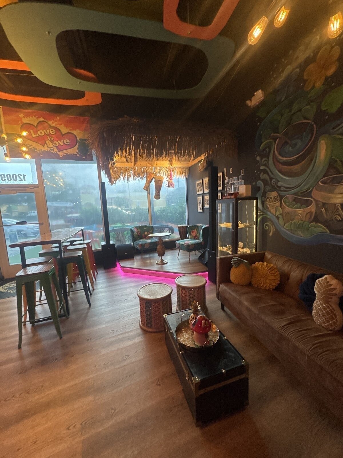 <span class="translation_missing" title="translation missing: en.meta.location_title, location_name: Makana Kava Bar &amp; Hawaiian Kitchen, city: Miami">Location Title</span>