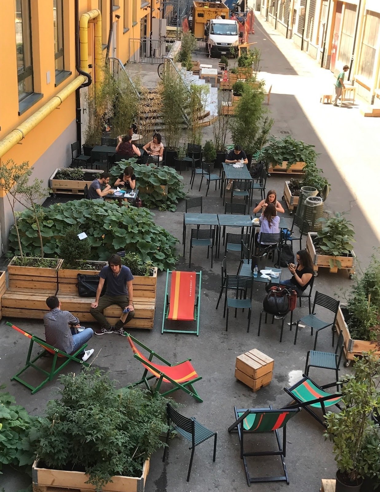 <span class="translation_missing" title="translation missing: en.meta.location_title, location_name: BASE Milano, city: Milan">Location Title</span>