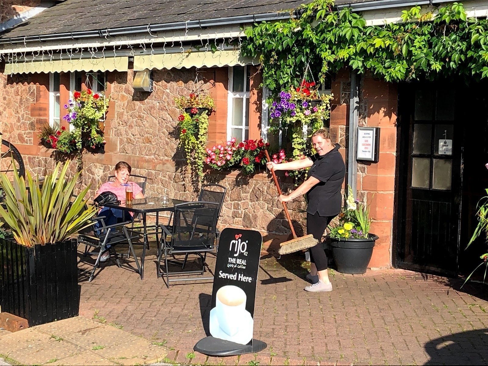 <span class="translation_missing" title="translation missing: en.meta.location_title, location_name: Trackside Cafe and bar, city: Millom">Location Title</span>