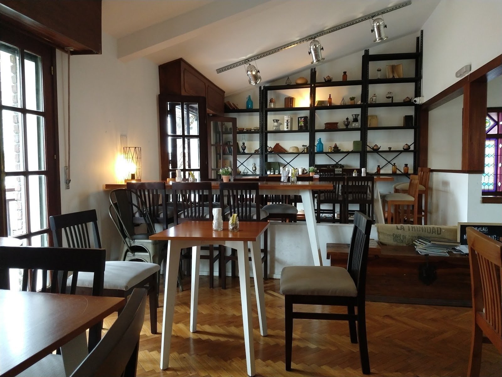 <span class="translation_missing" title="translation missing: en.meta.location_title, location_name: The Lab Coffee Roasters • Pocitos, city: Montevideo">Location Title</span>
