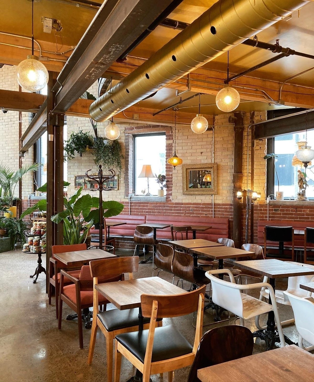<span class="translation_missing" title="translation missing: en.meta.location_title, location_name: Le Petit Dep - Café &amp; Buvette, city: Montreal">Location Title</span>