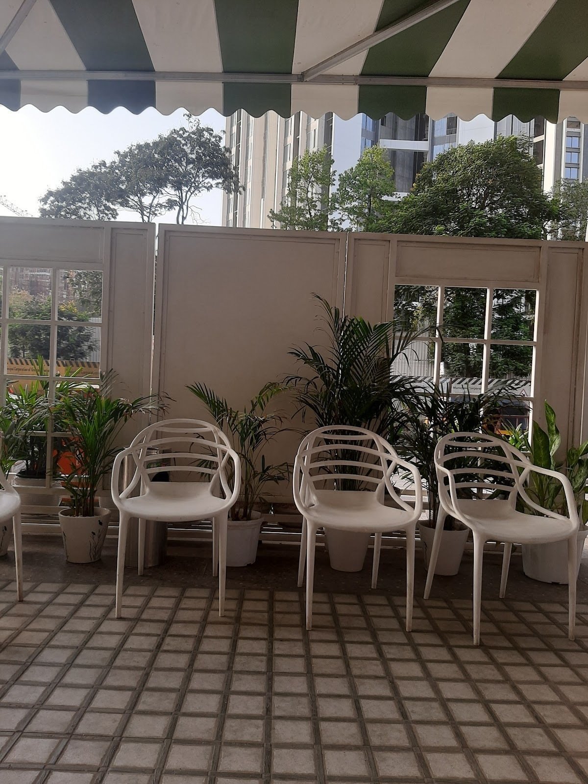 <span class="translation_missing" title="translation missing: en.meta.location_title, location_name: Blabber All Day, city: Mumbai">Location Title</span>